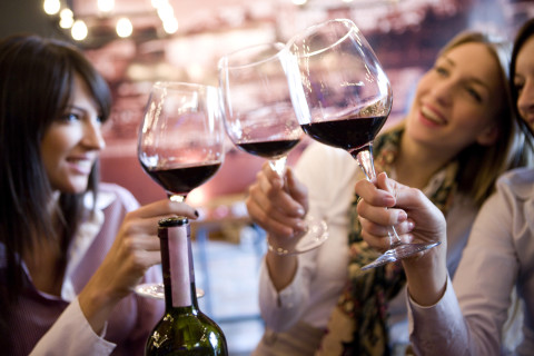 Mediante le juego mas original podemos aprender a reconocer los mejroes vinos y adecuar ese gusto a nuestras preferencias